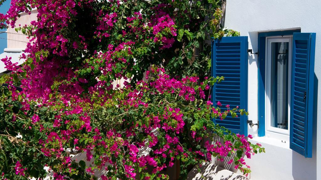 Petini'S Place Fira  Exterior photo